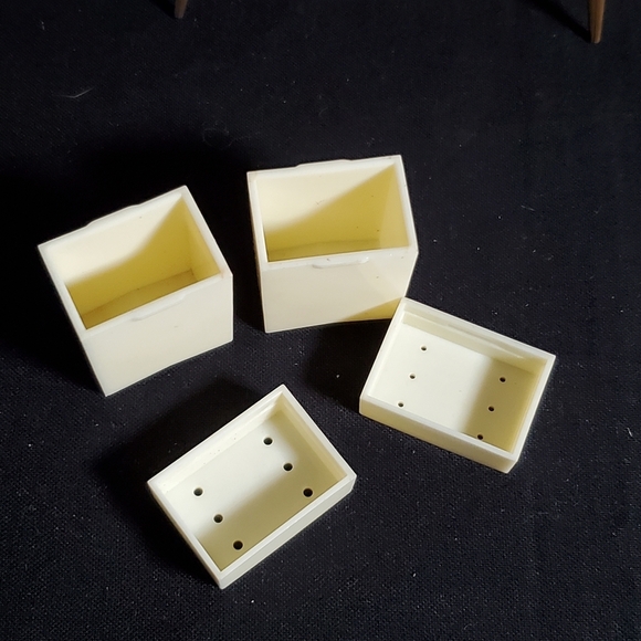 Vintage 1950's TV Salt and Pepper Shakers - Picture 10 of 10